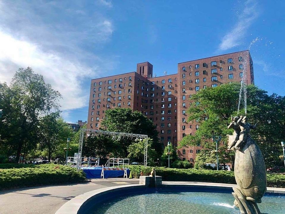 2nd image of 2090 E Tremont Ave #9