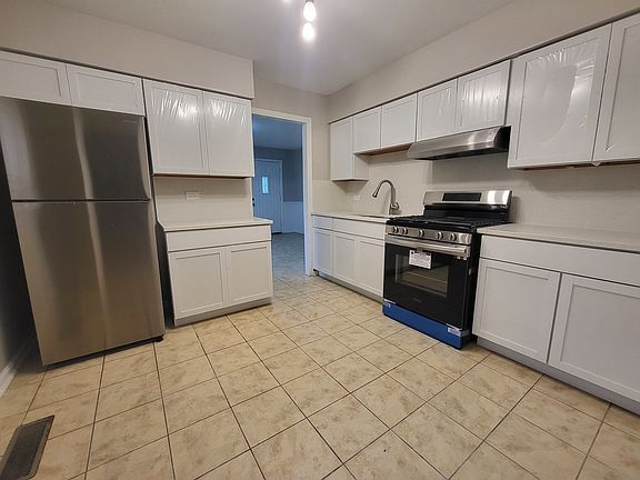 5th image of 2228 Marmion Ave