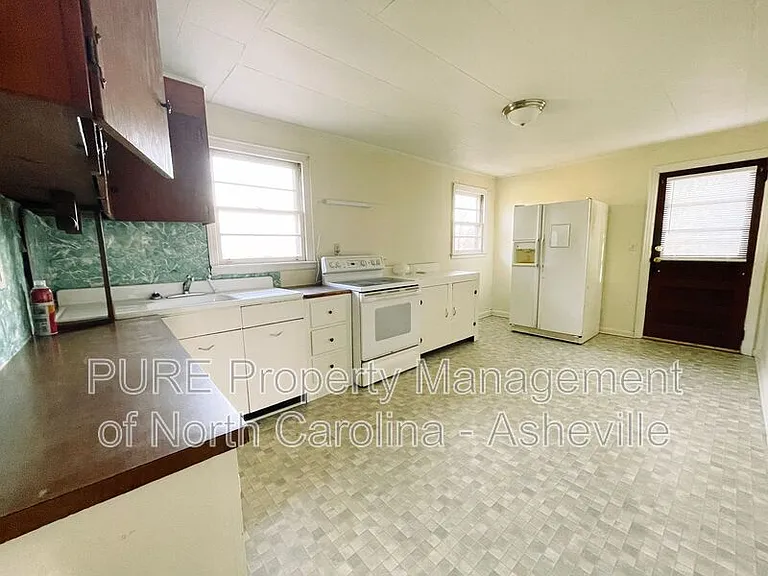 740 Reservoir Rd — Photo 4
