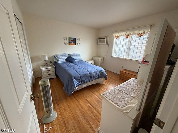 5th image of 353 Marshall St #2C