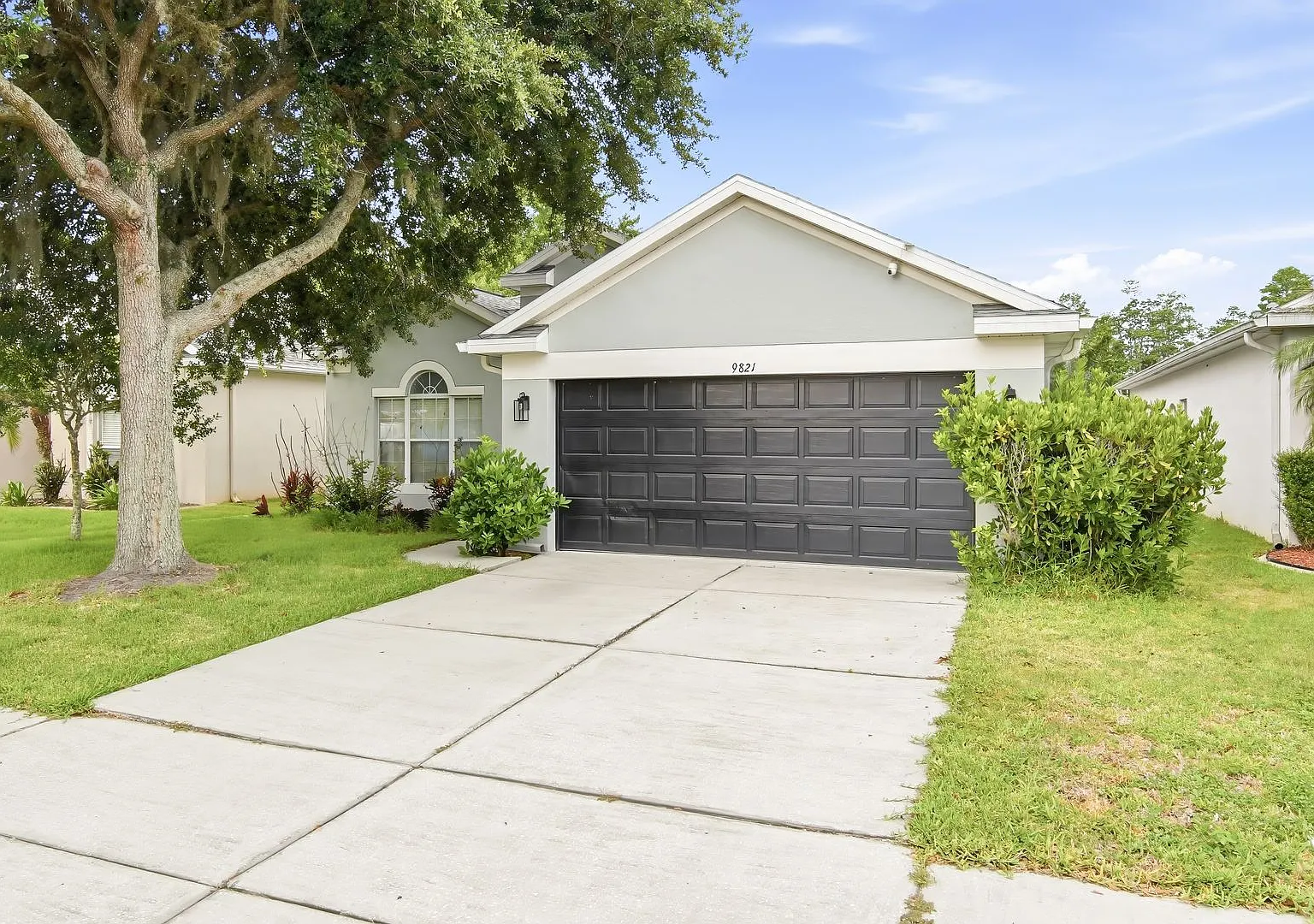 Beautiful Single Story 3/2 Home — Photo 2
