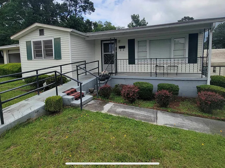 402 Roger Brawner Ave — Photo 2