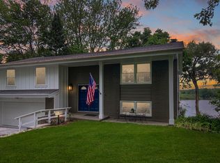 N71W35674 Mapleton Lake Dr, Oconomowoc, WI 53066