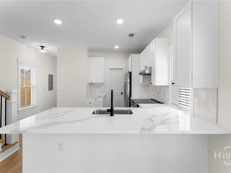 1203 E Bolton St — Photo 13