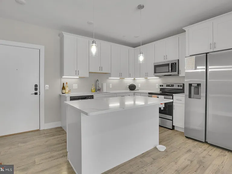 2209 N Broad St #201 — Photo 3