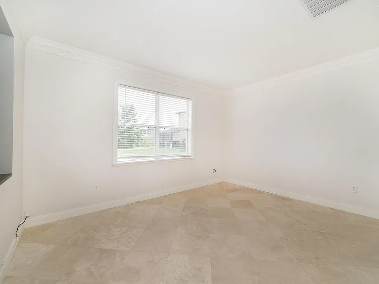 10124 Malpas Point — Photo 13