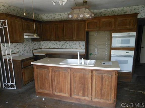 4th image of 135 Hermitage Cir