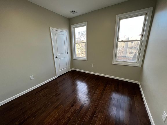 5th image of 445 Avon Ave Floor 3