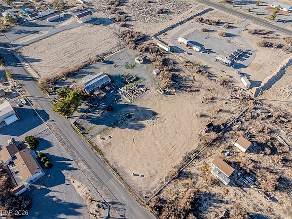 5th image of 590 Roumm Ave