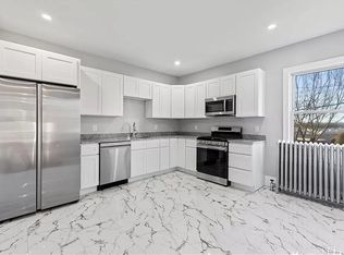 18 W Park St, Providence, RI 02908