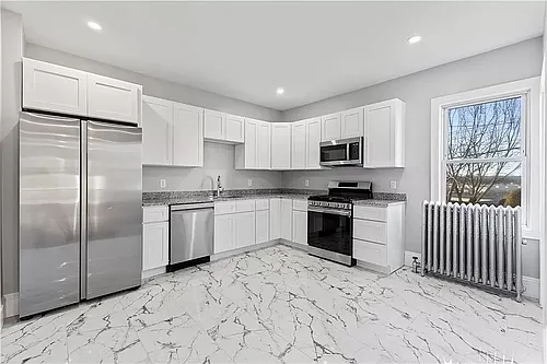 18 W Park St Photo 1