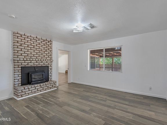 4th image of 4410 N MONTEZUMA Avenue