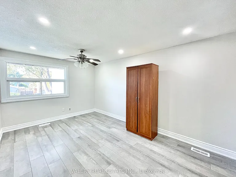 26 Homeland Ct — Photo 5
