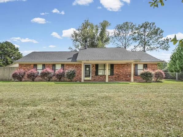 132 Country Dr, Leesburg, GA 31763