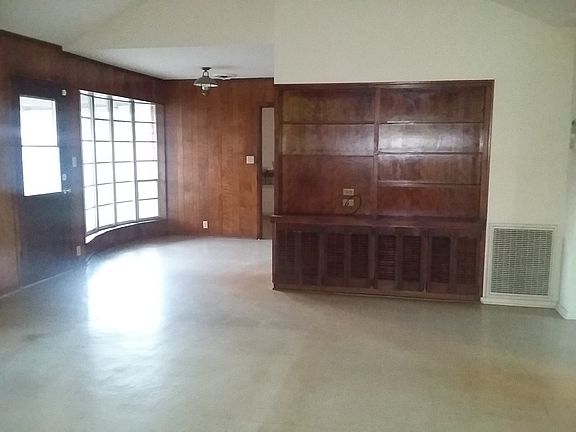 4th image of 103 Sussex Dell Dr