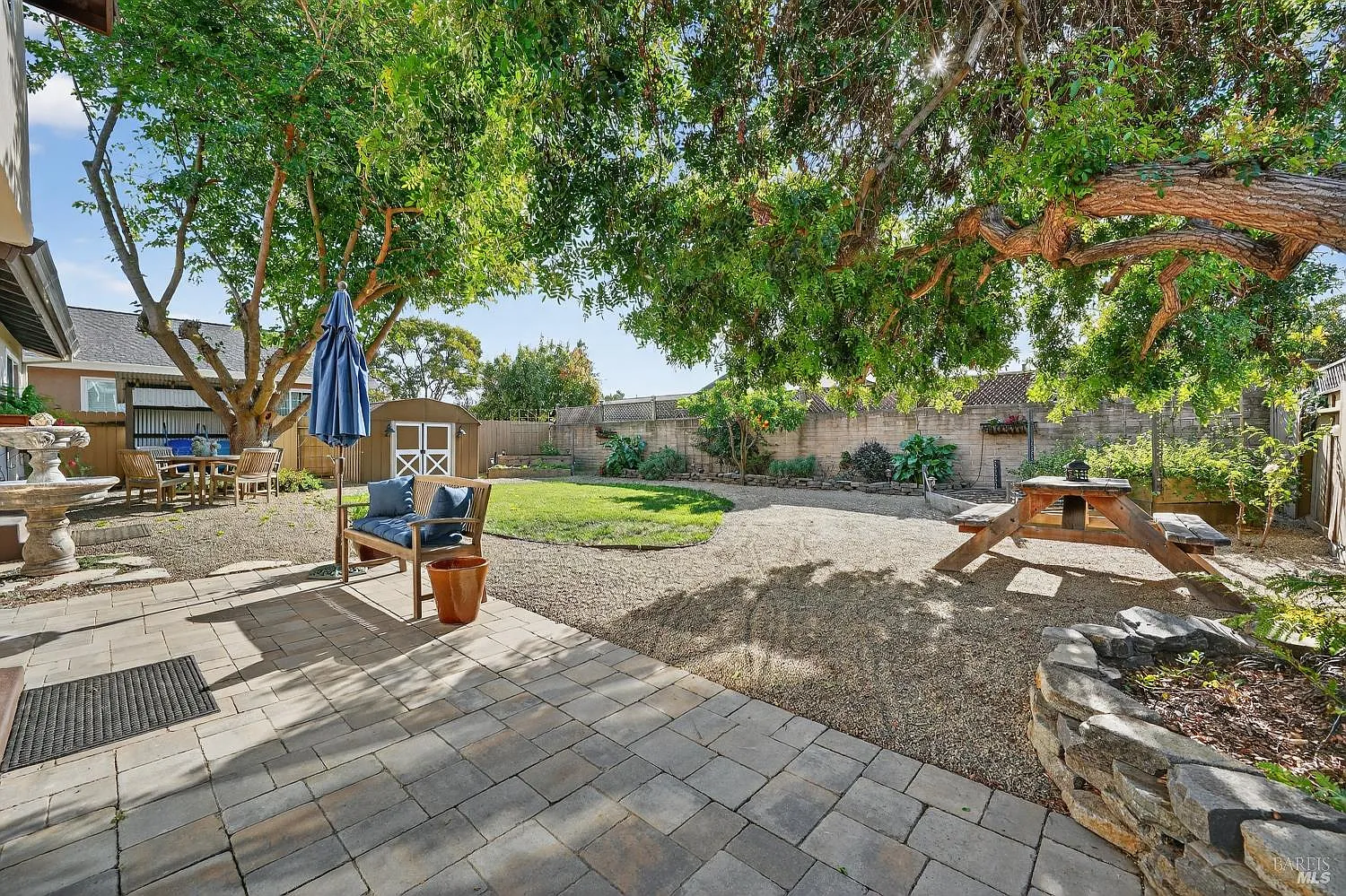 1020 Catalpa Way photo 1