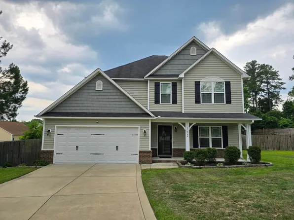102 Whistling Pines Dr, Raeford, NC 28376