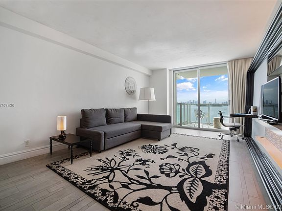 2nd image of 1100 West Ave #1114