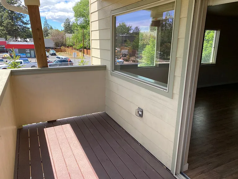 844 NW Newport Ave — Photo 6
