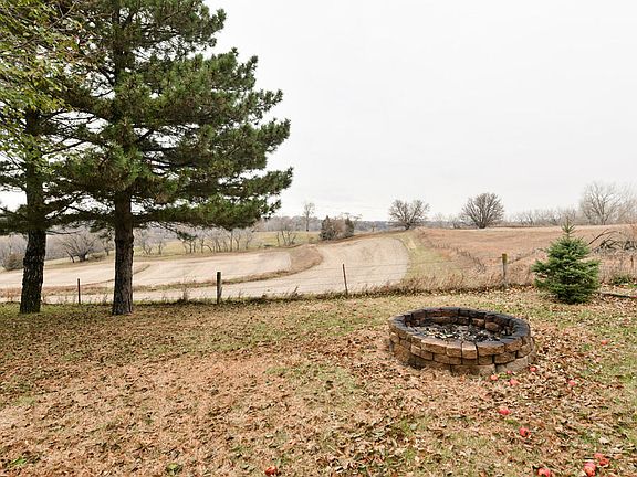 3rd image of 14651 Meadowbrook Ln