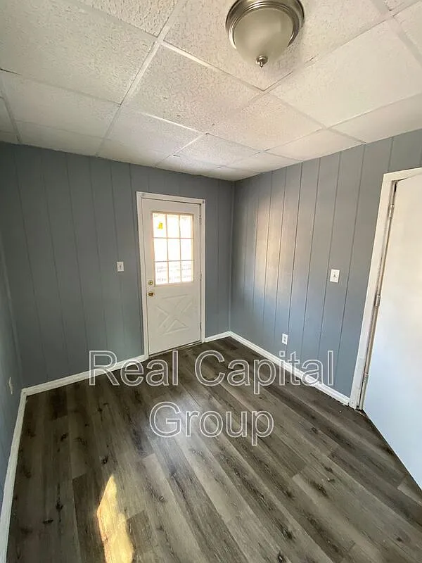 2 bed, 1.0 bath, $850 — Photo 3