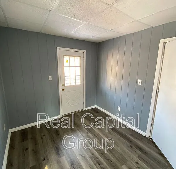 709 Townsend Pl #UPPER — Photo 3
