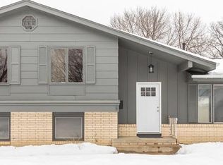 3817 Bel Aire Rd, Des Moines, IA 50310