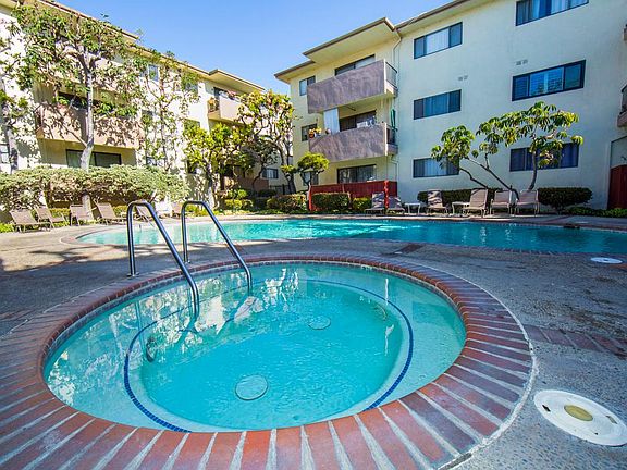 3rd image of 5000 S Centinela Ave #179