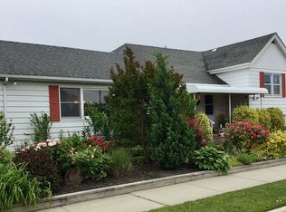 706 Neptune Blvd, Long Beach, NY 11561