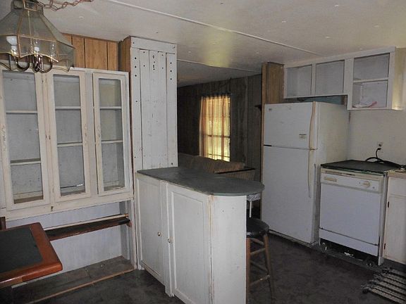 3rd image of 687 Mason Ln