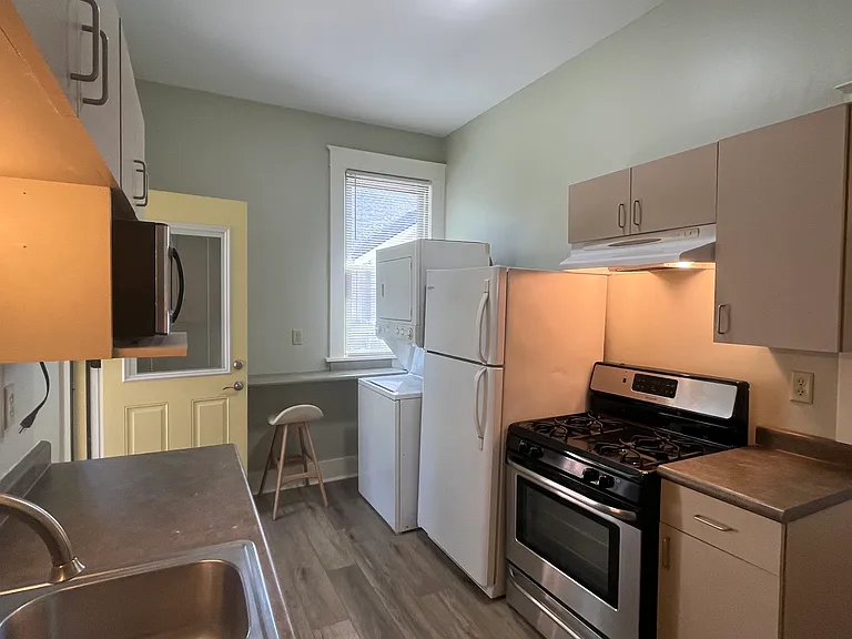 1898 Walker Ave — Photo 10