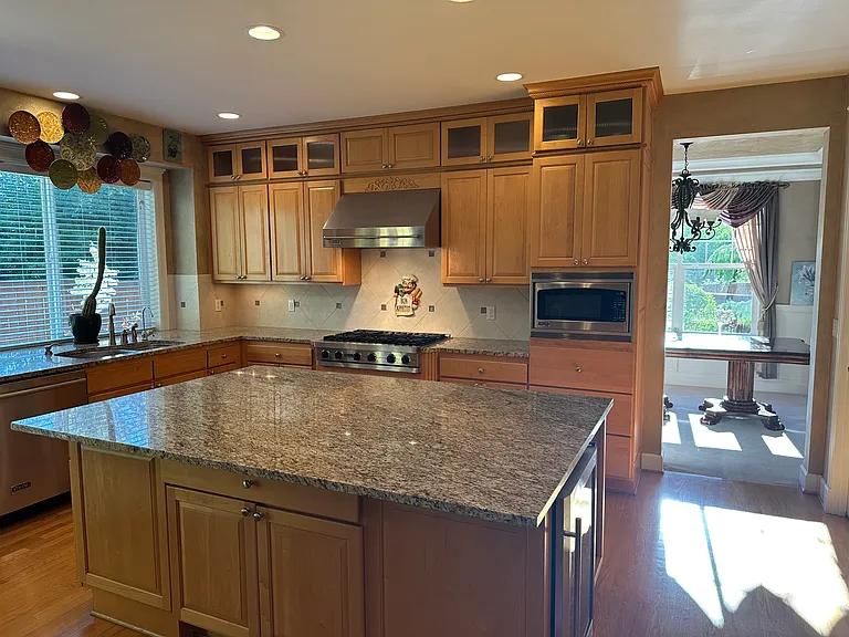 1803 SE 8th St — Photo 28