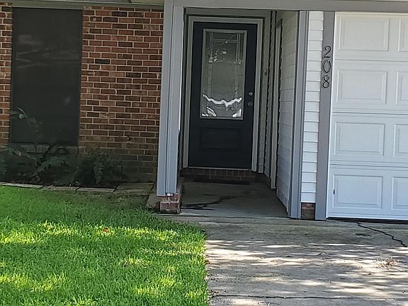 2nd image of 208 Sleepy Hollow Dr