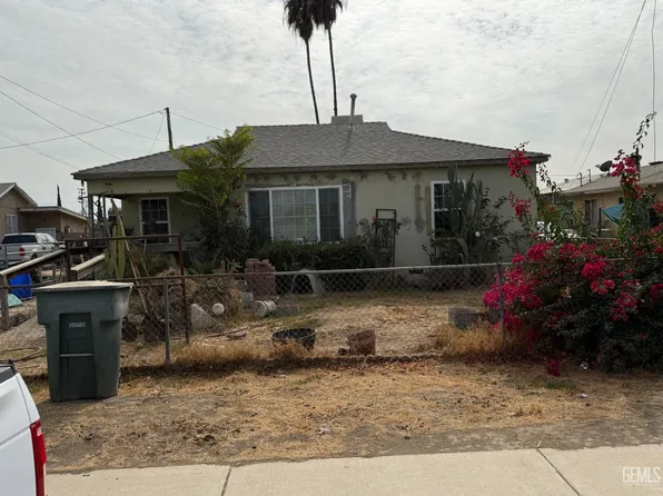 7825 Wharton Ave, Lamont, CA 93241