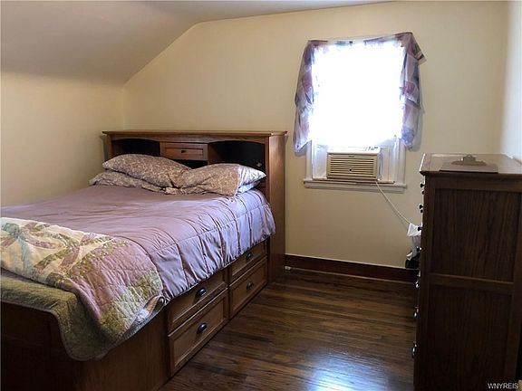 5th image of 2494 Grand Ave