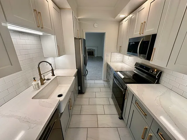 1135 Shoreline Dr — Photo 6