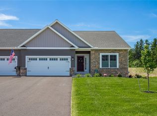 5870 Monarch Dr, Farmington, NY 14425