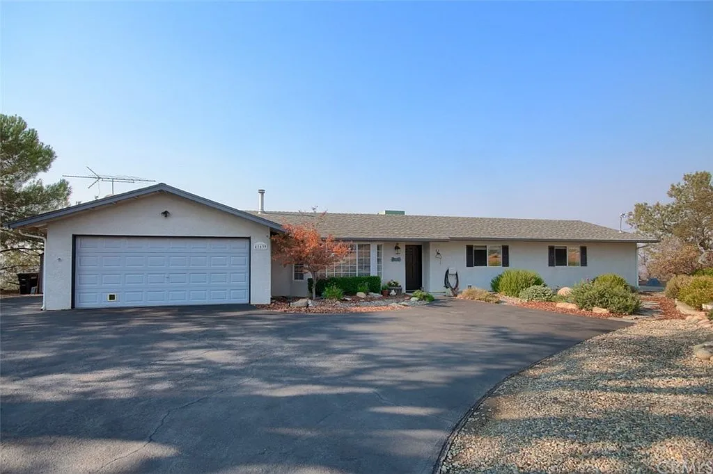 41639 Lilley Mountain Dr photo 1