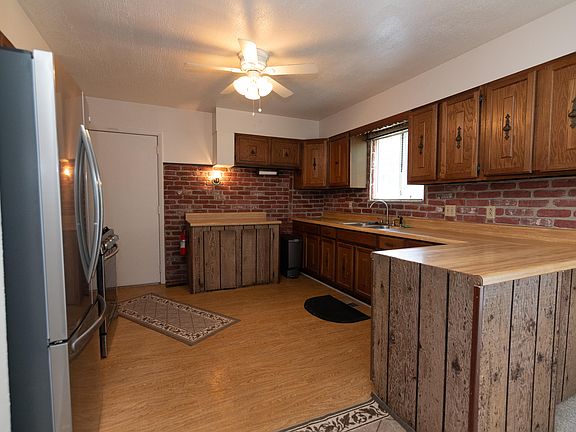 3rd image of 512 Dupont Ave