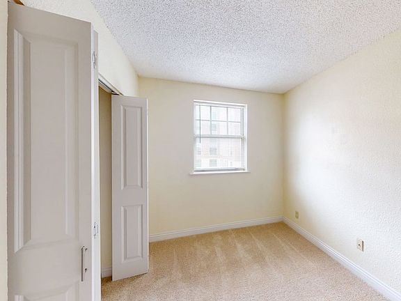 3rd image of 500 E Armour Blvd #202