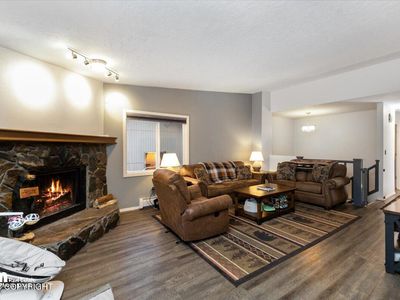 18739 N Lowrie Loop, Eagle River, AK, 99577