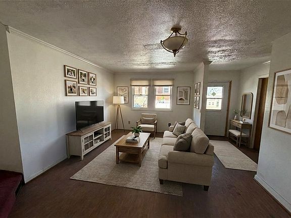 2nd image of 1011 Chartiers Ave