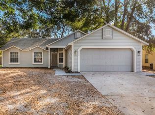 3004 E Beaumont Ln, Eustis, FL 32726