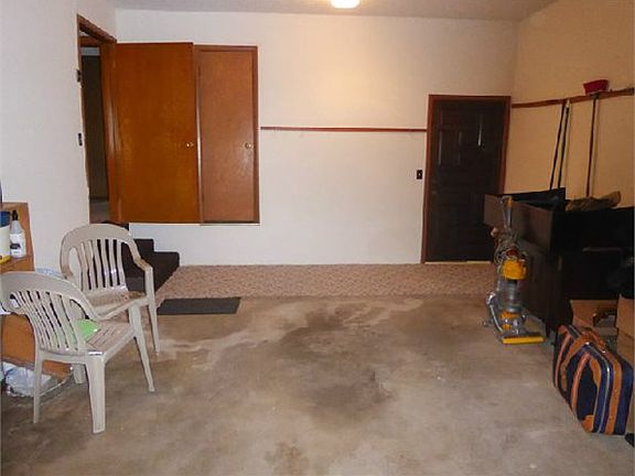5th image of 100 N Oak St