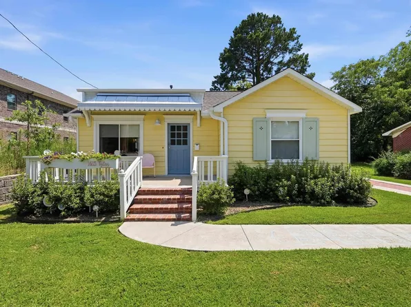 1615 Tyler St, Conway, AR 72032