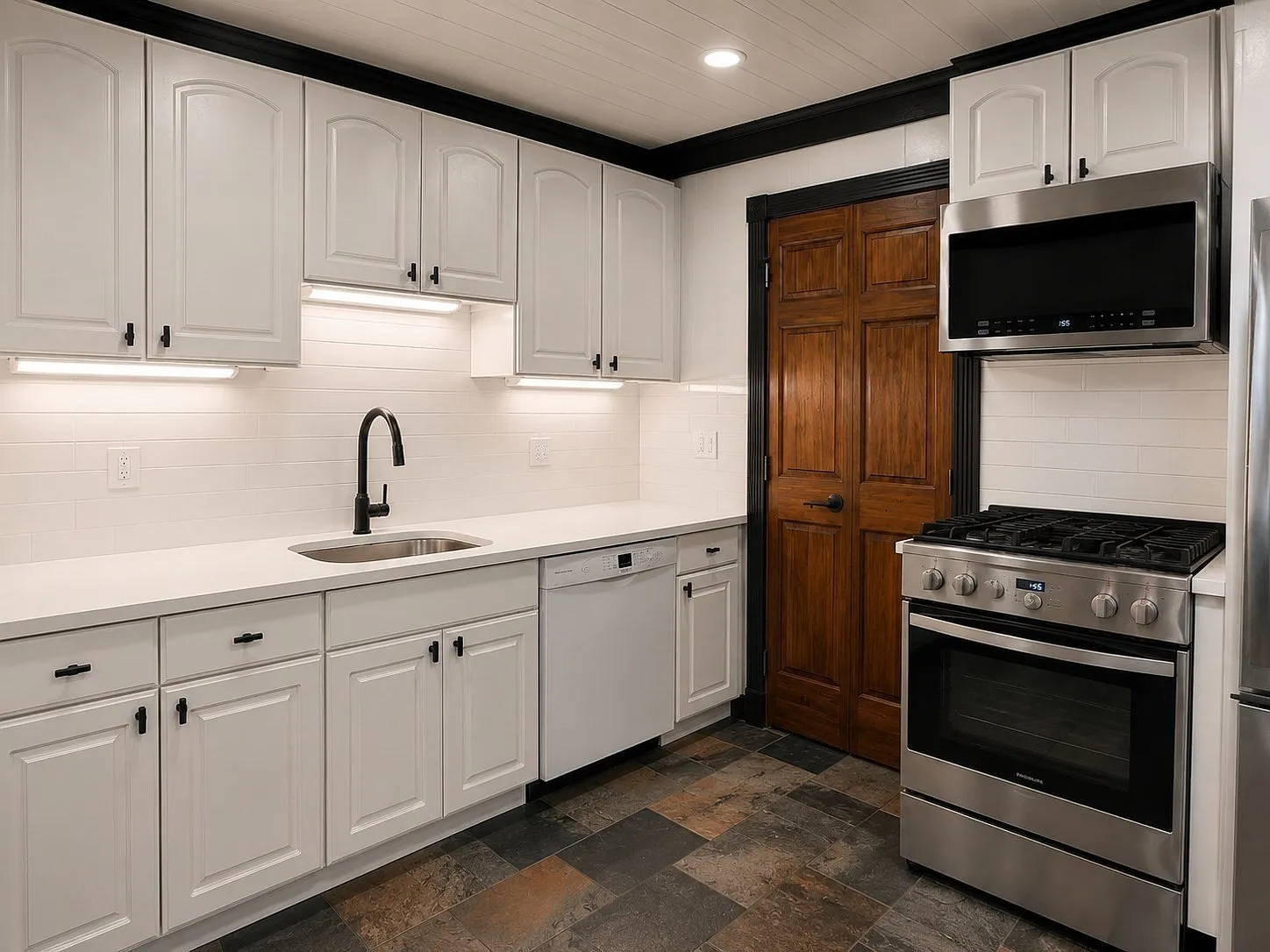 3 bed, 1.5 bath, 1260 sqft, $4,800 — Photo 3