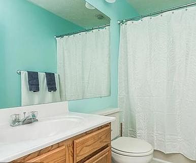 large full 2nd bath
