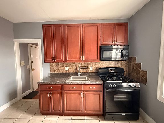 3rd image of 2600 Summit Ave #22E