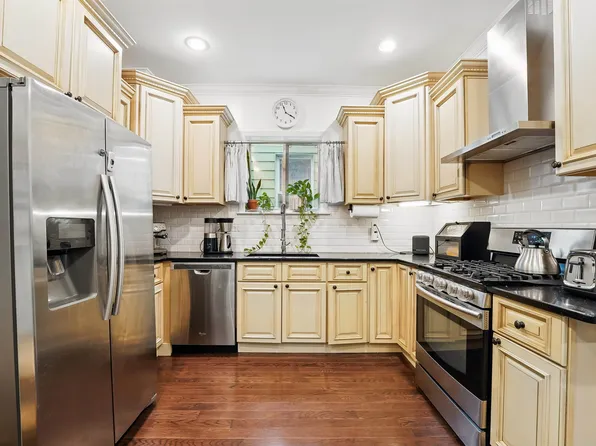 106 Griffith Street image 10 of 40