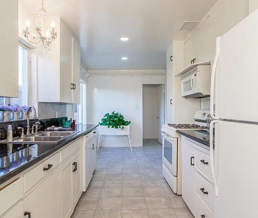 5th image of 1526 W Windsor Avenue